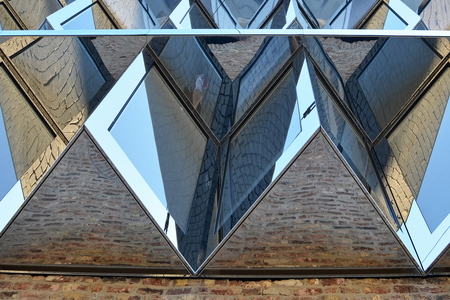 18 25 Maria Mainka Architektur Spiegelung
